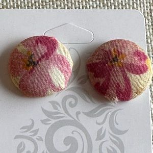 Retro pre-2000s flowered button earrings